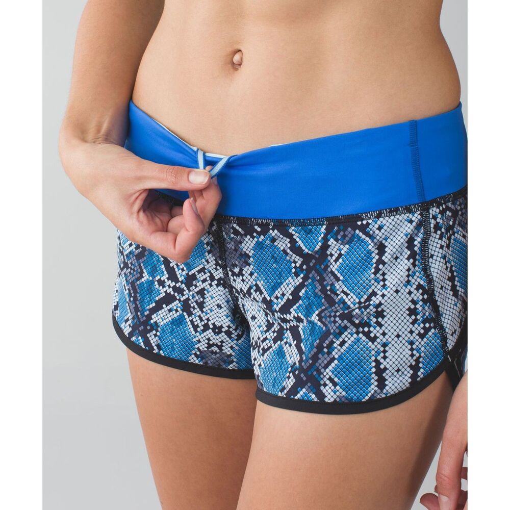 RARE HTF Lululemon Speed Short 2.5" - Mini Ziggy Snake Caspian Blue EUC Size 6 - Picture 2 of 8